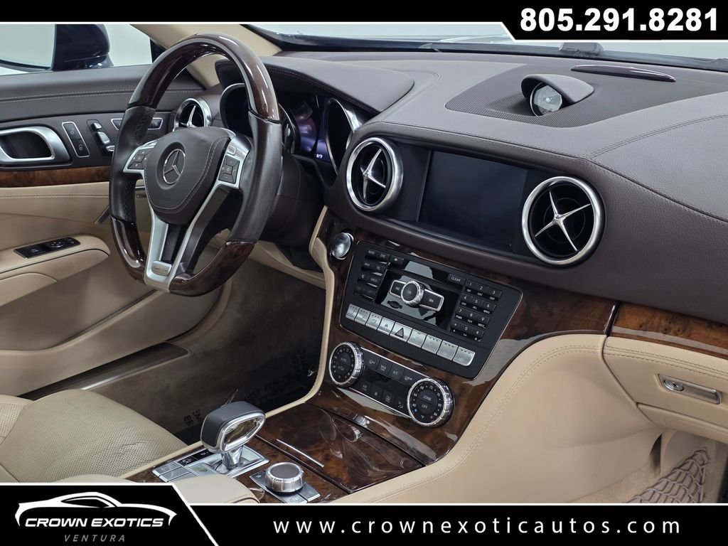 Used 2014  Mercedes-Benz SL 550 image 27
