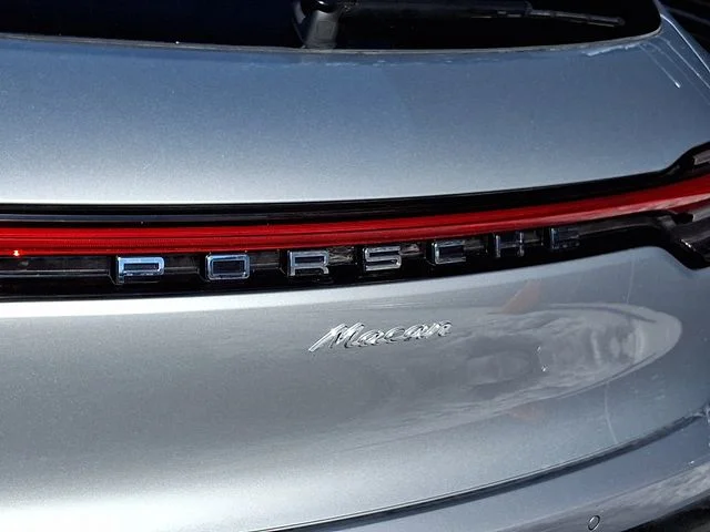 2025 Porsche Macan - Photo 21