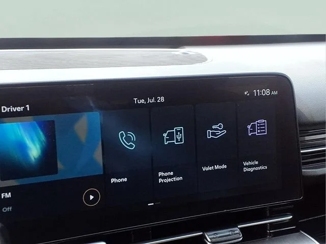 Used 2024  Hyundai SEL image 10