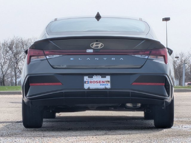 Used 2026 Gray Hyundai SEL Sport image 6