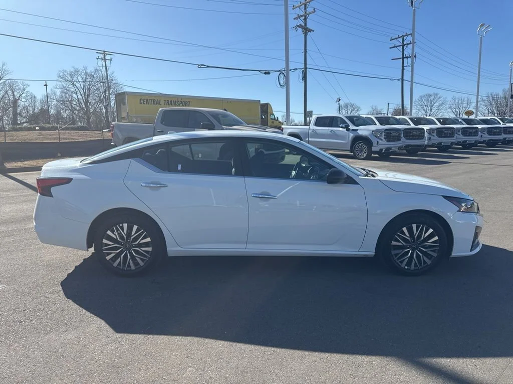 Used 2025 White Nissan SV image 6