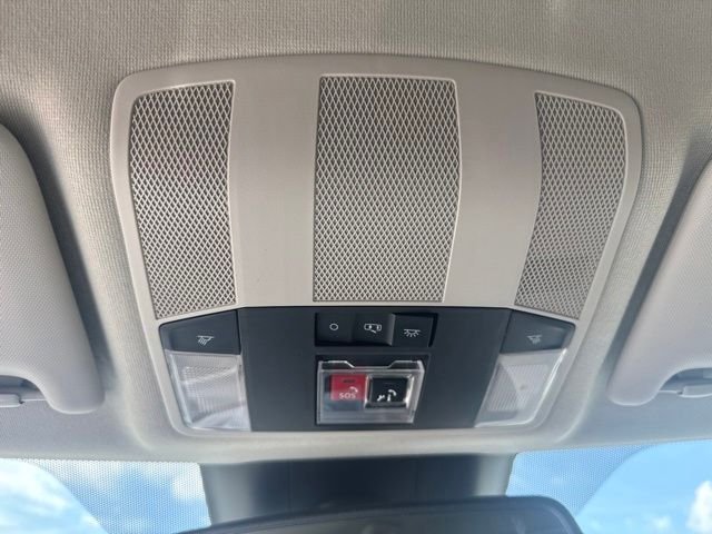 Used 2025  Mitsubishi SE image 24
