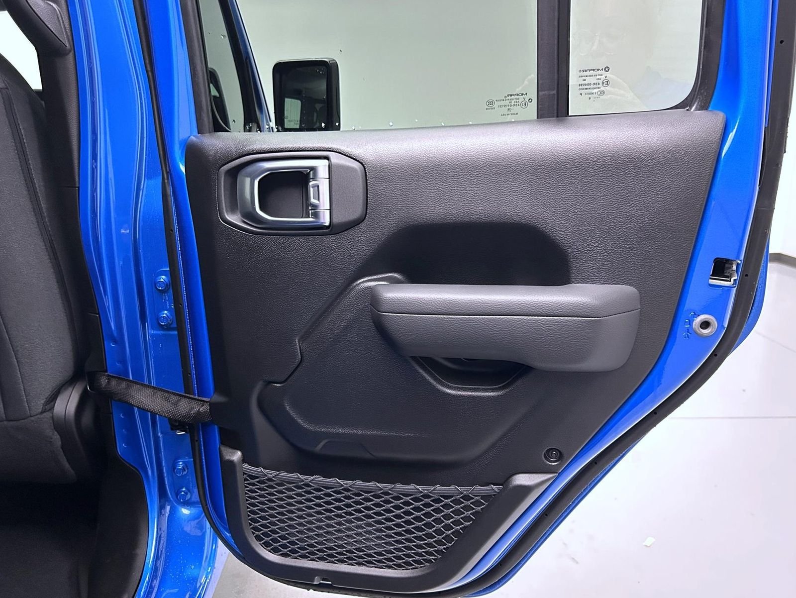 New 2026 Hydro Blue Pearl-Coat Exterior Paint Jeep Sport S image 17