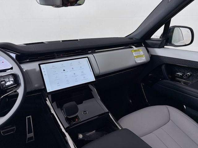 New 2026 Fuji White Land Rover Dynamic SE image 26
