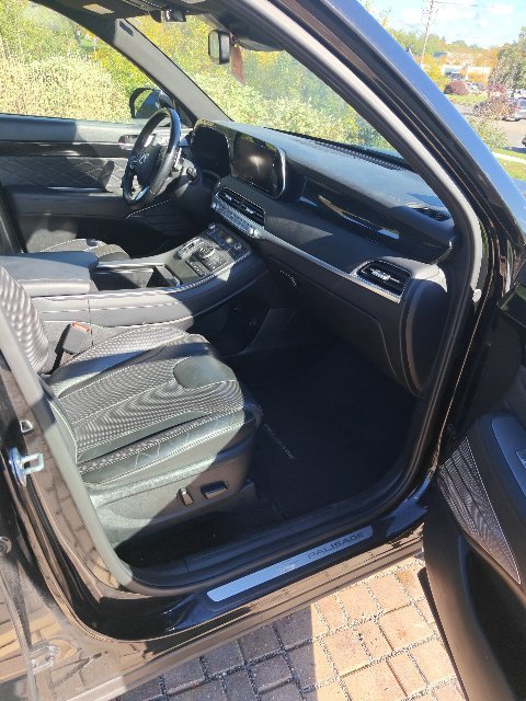 Used 2021 Black Hyundai Calligraphy image 15