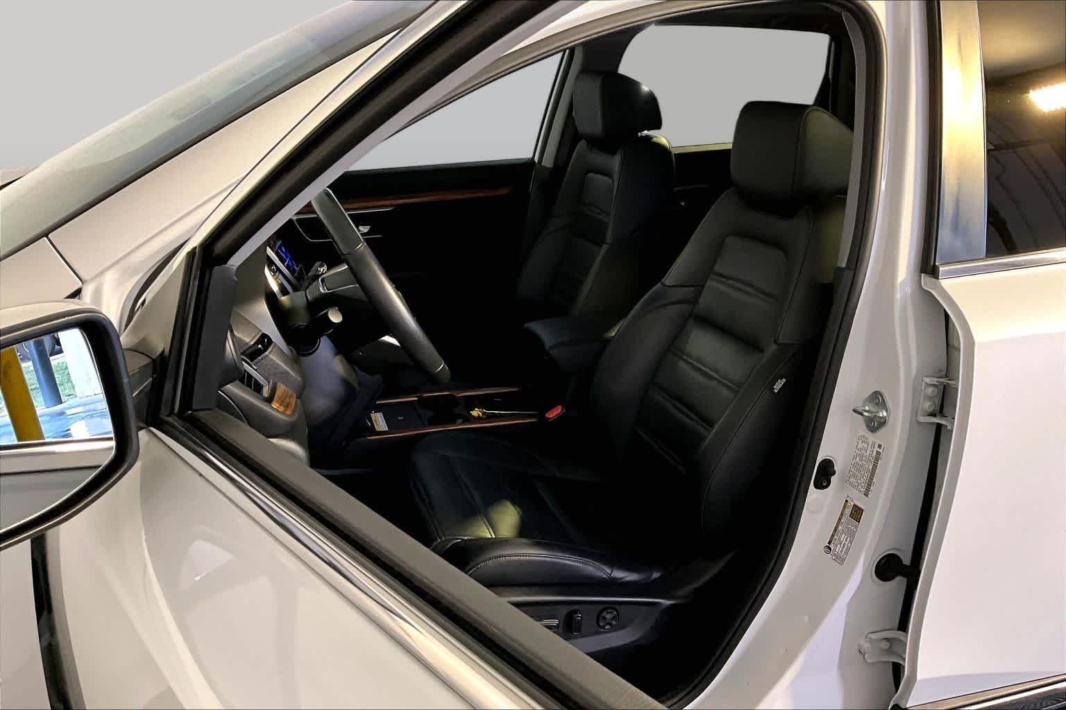 Used 2022 Platinum White Pearl Honda Touring image 9