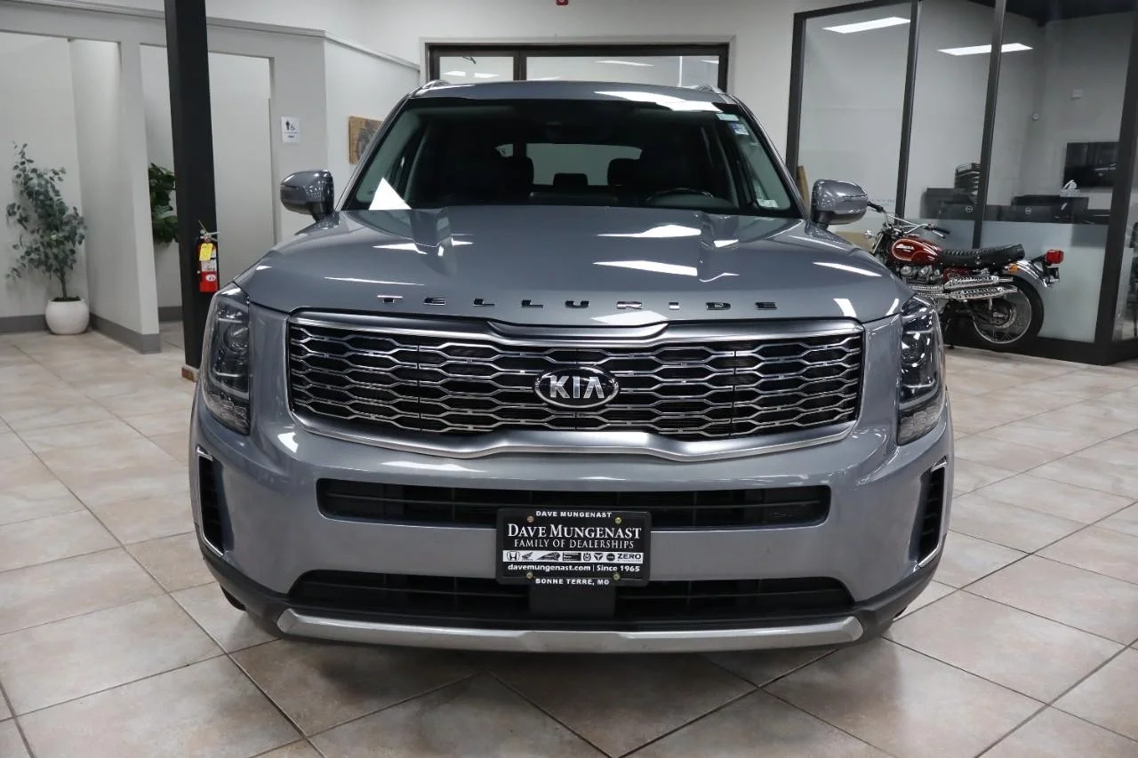 Used 2020 Gravity Gray Kia S image 8