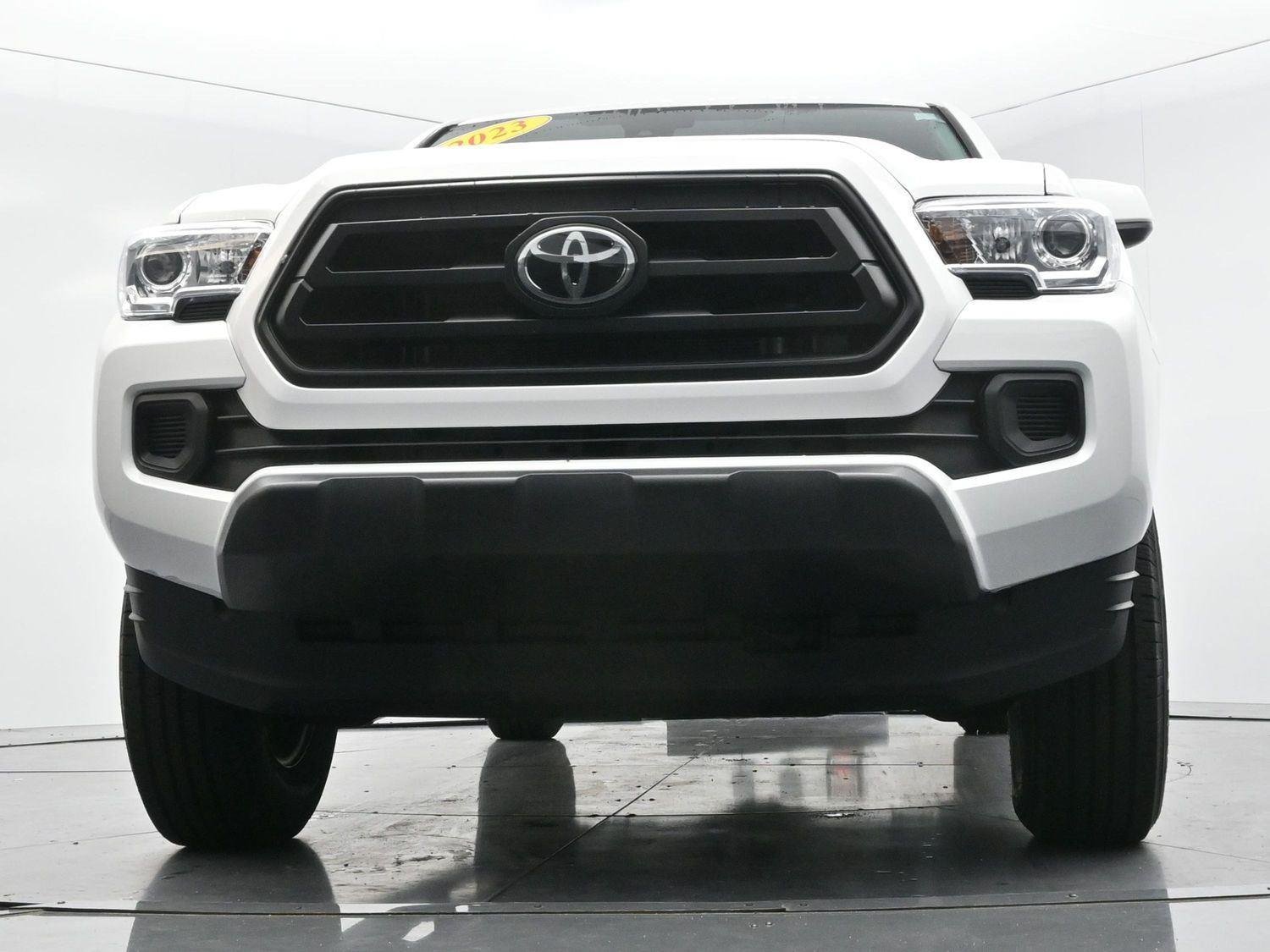 Used 2023 White Toyota SR image 40