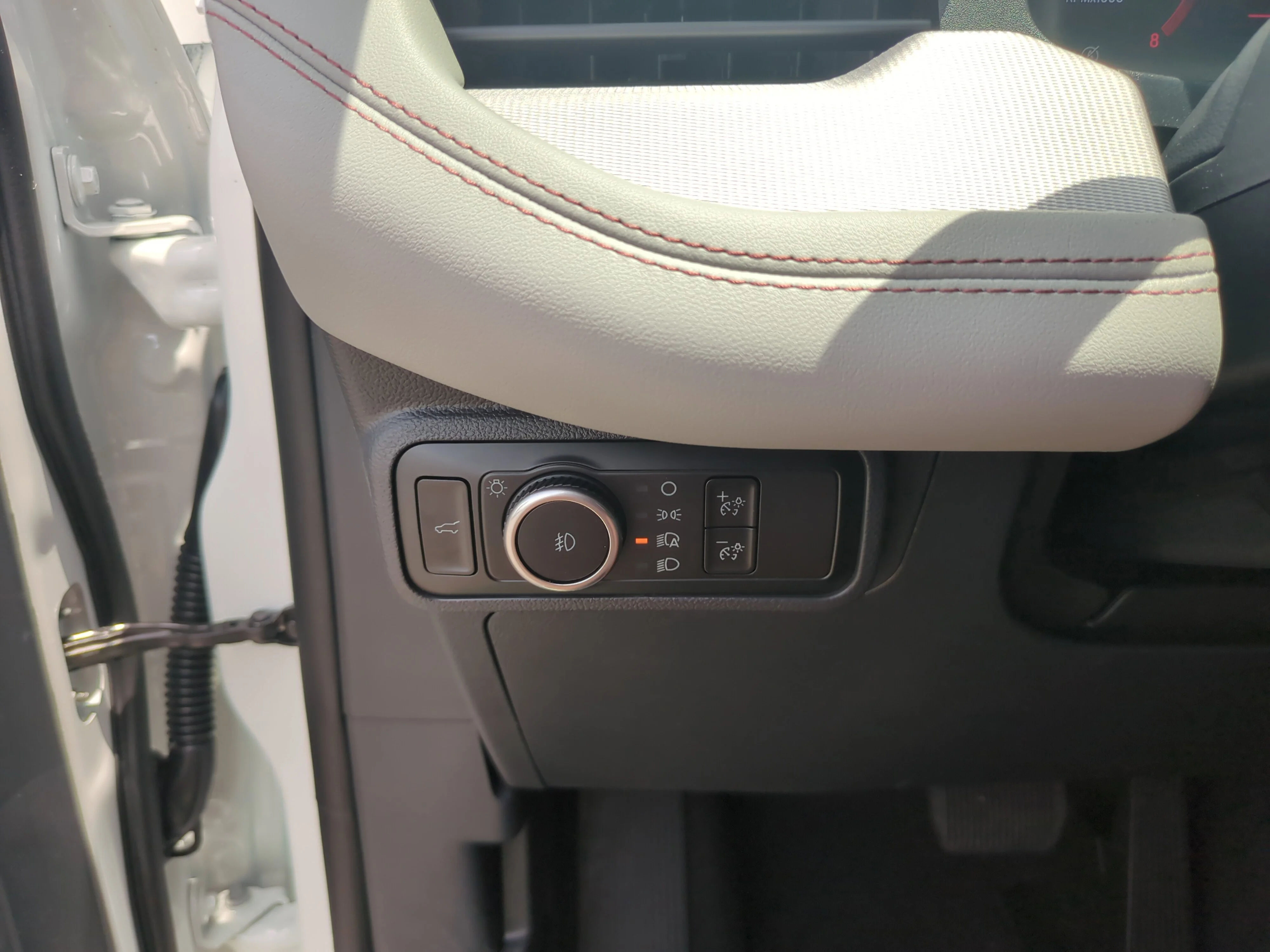 New 2026 Star White Metallic Tri-Coat Ford Active image 25
