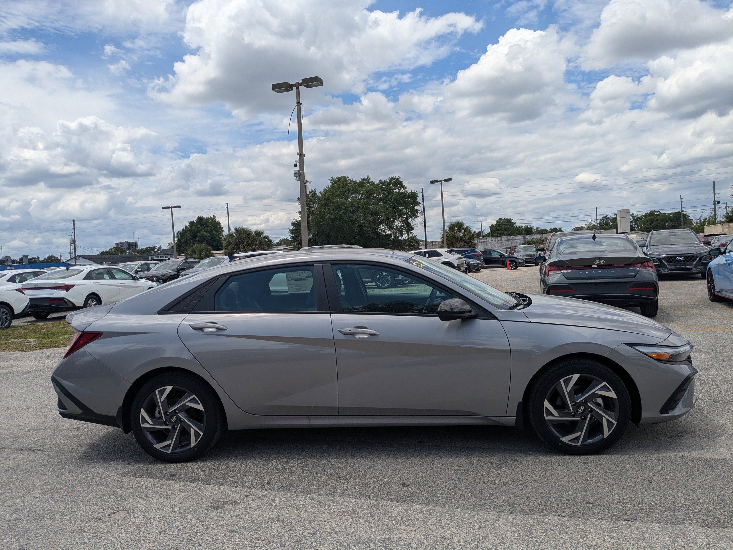 New 2025 Fluid Metal Hyundai SEL Sport image 4