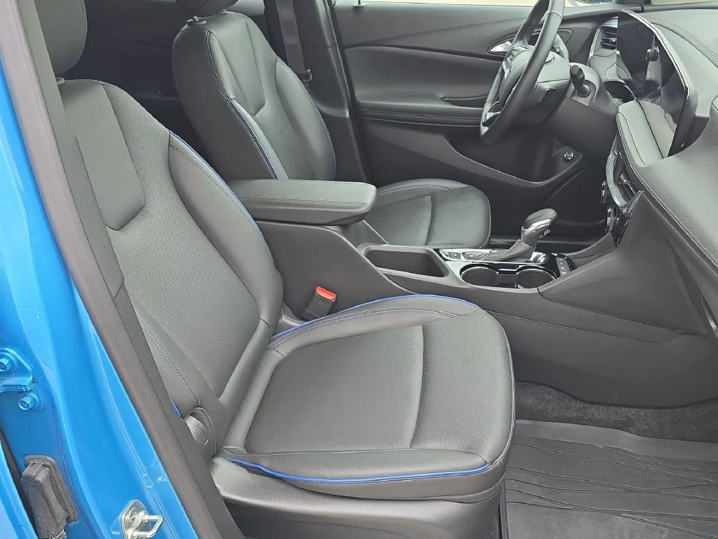 Used 2025 Blue Buick Sport Touring image 29
