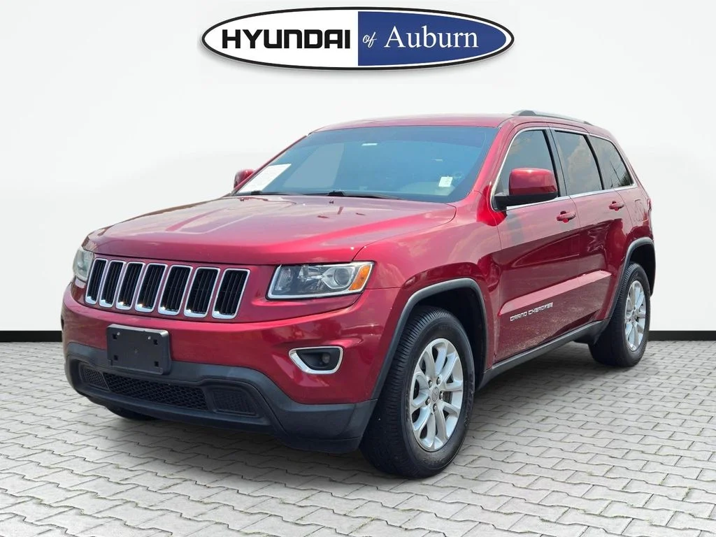 Used 2014 Red Jeep Laredo image 11