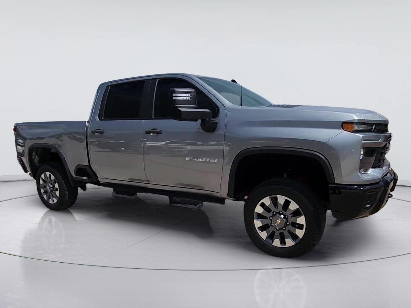 2025 Chevrolet Silverado 2500 HD photo 2 of 32