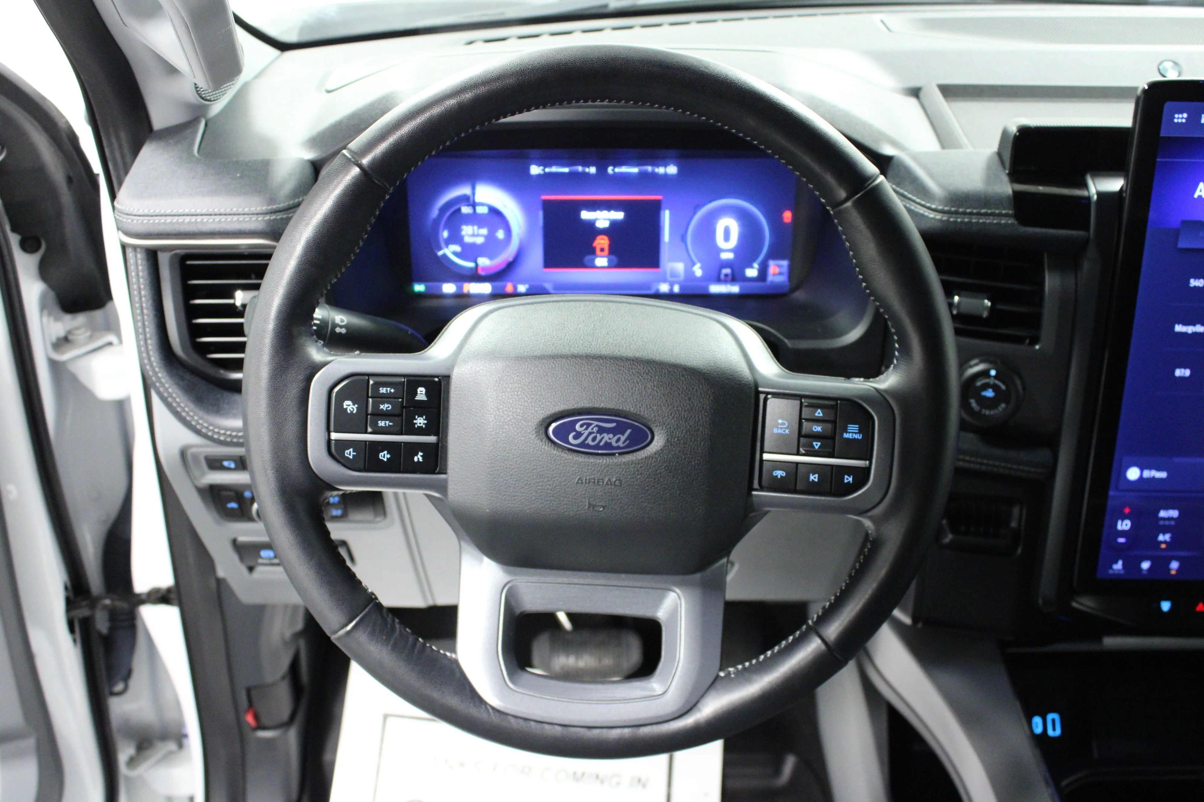 Used 2024 Oxford White Ford Flash image 17