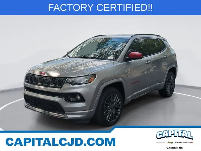 Used 2023 Silver Jeep Limited image 1