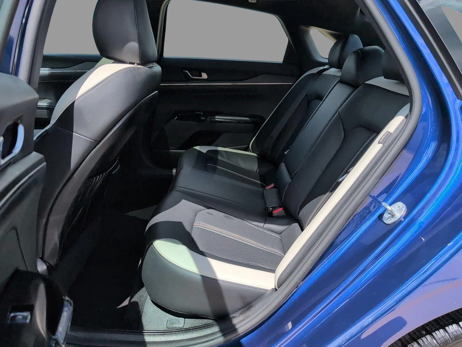 Used 2025 Yacht Blue Kia GT-Line image 21