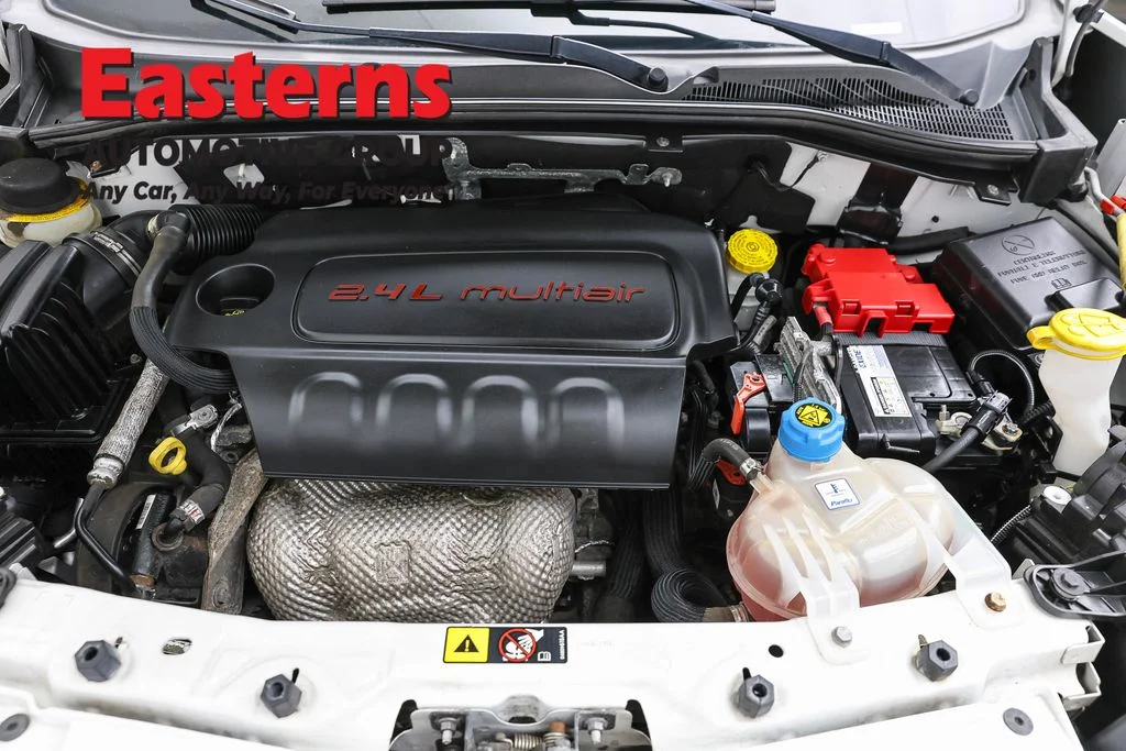 Used 2022 White Ram Base image 7