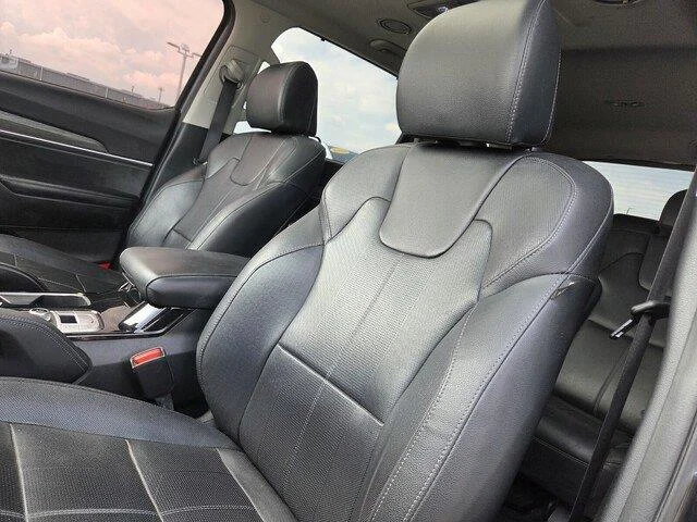 Used 2022 Gravity Grey Kia EX image 13
