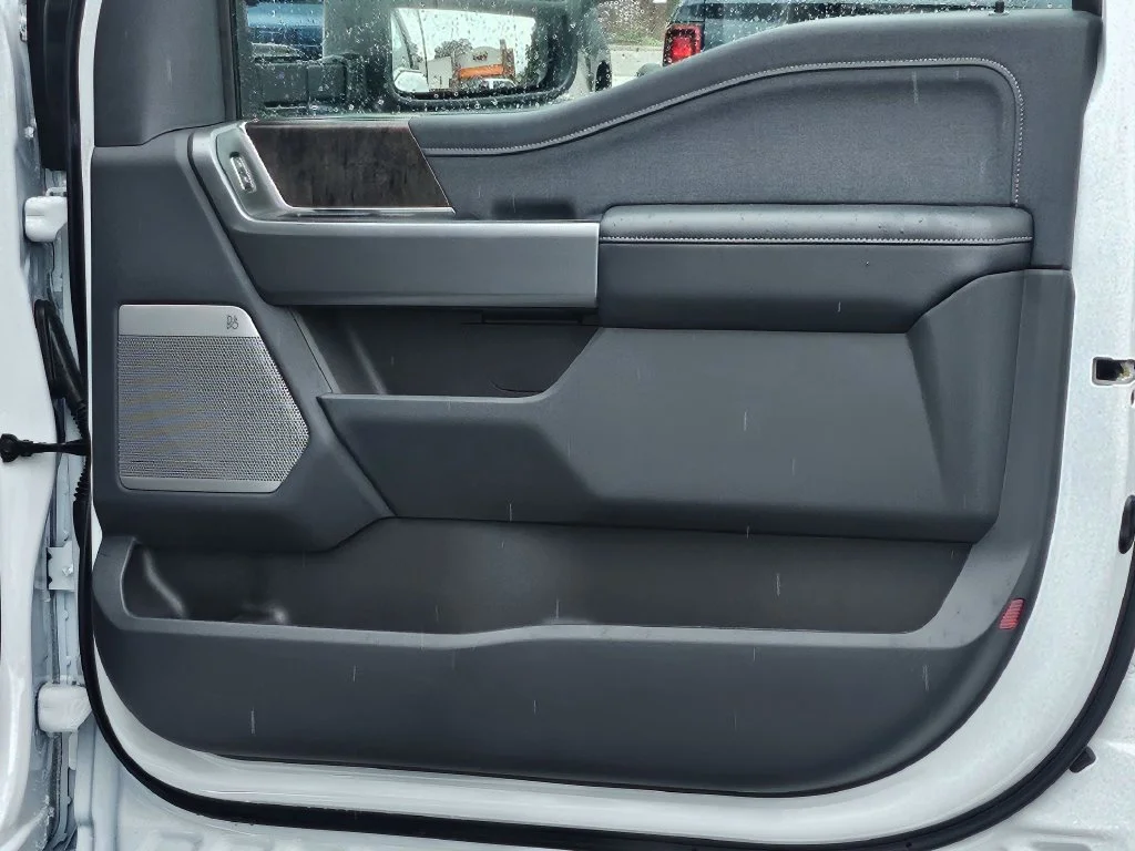 New 2027 White Ford Lariat image 36
