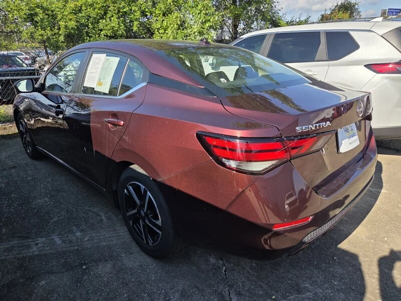 Used 2025 Rosewood NISSAN SV image 6
