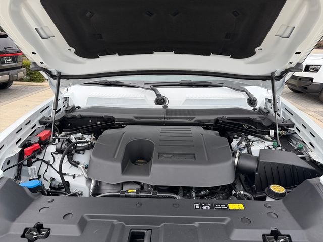 New 2026 Fuji White Land Rover X-Dynamic SE image 19