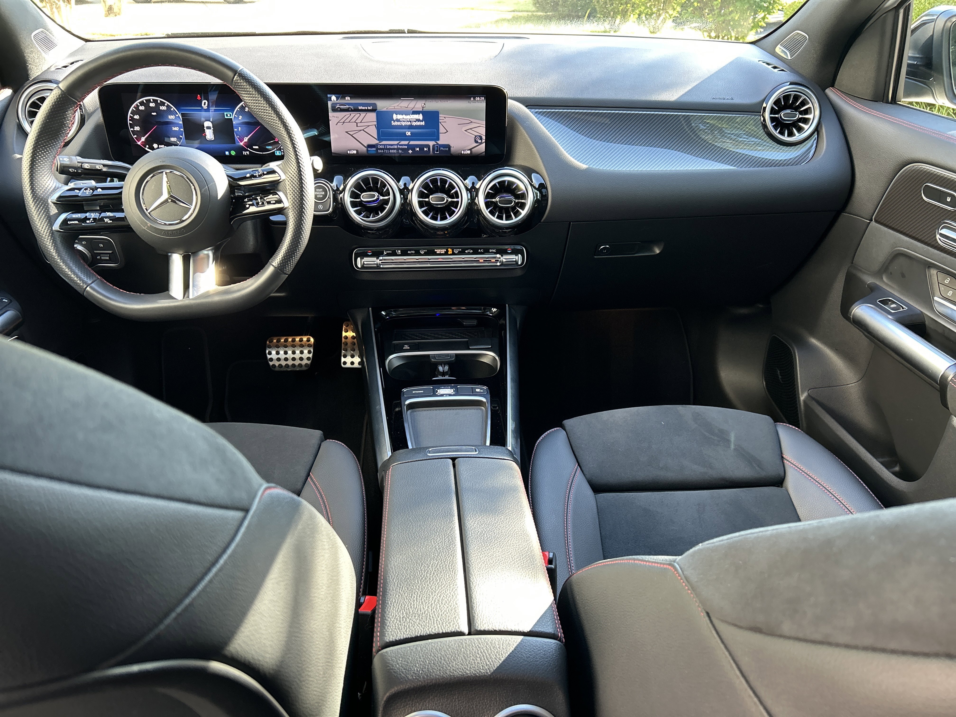 Certified Used 2025 Polar White Mercedes-Benz GLA 250 SUV image 29
