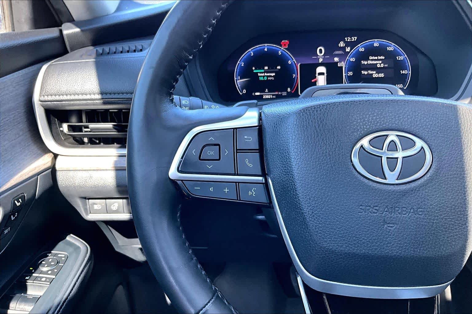 Used 2024 Coastal Cream Toyota Platinum image 23