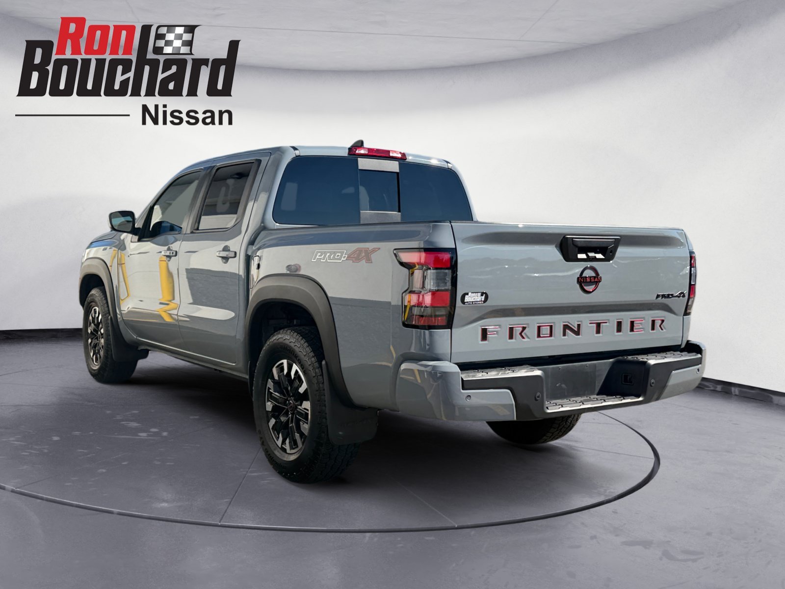 Used 2024 Boulder Gray Pearl Nissan PRO-4X image 4