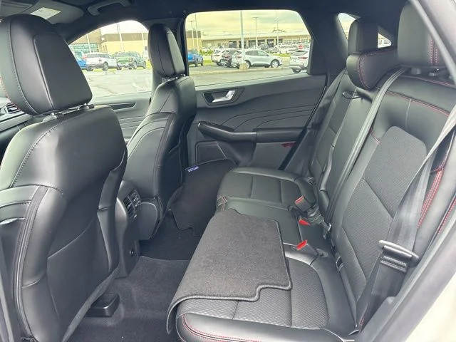 New 2026 Star White Metallic Tri-coat Ford ST-Line image 30