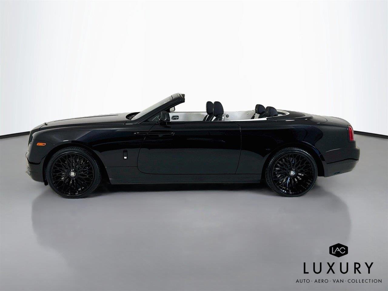 Used 2018 Obsidian Rolls-Royce  image 8