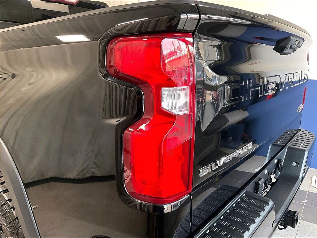 Used 2022 Black Chevrolet ZR2 image 35