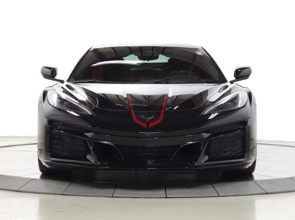 Used 2025 Black Chevrolet Z06 image 13