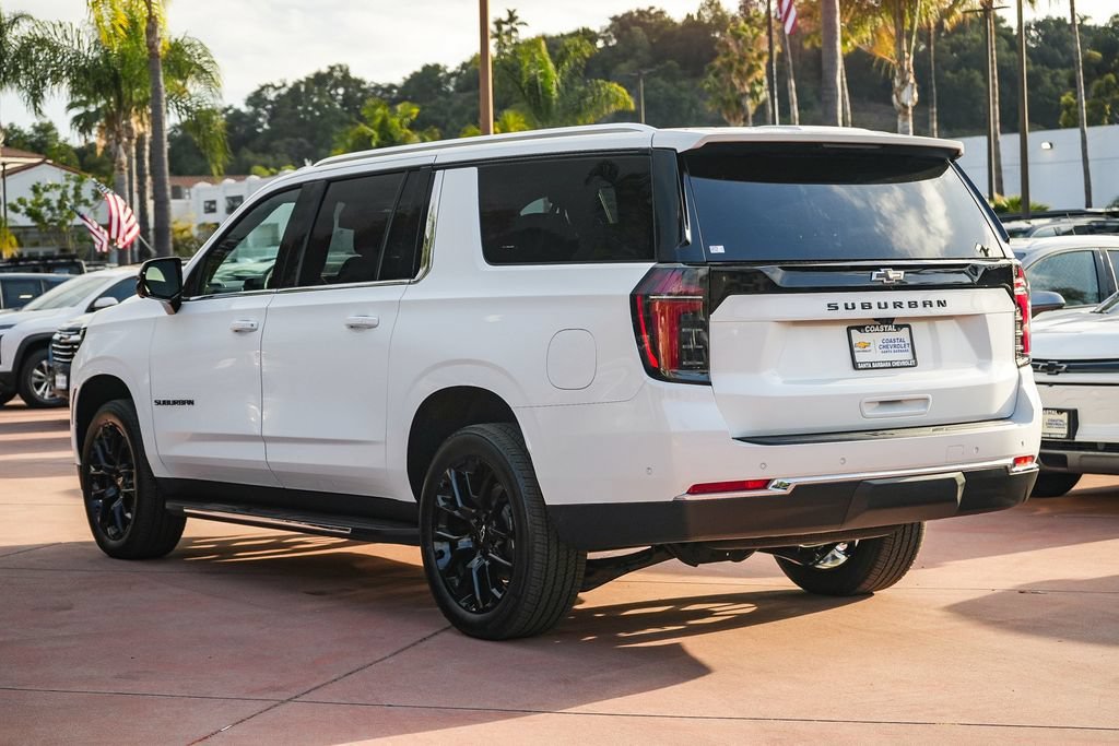 2026 Chevrolet Suburban LS - Photo 4