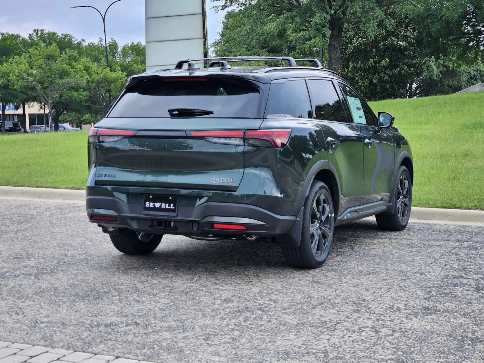 New 2026 2T DEEP EMRLD INFINITI Autograph AWD image 4