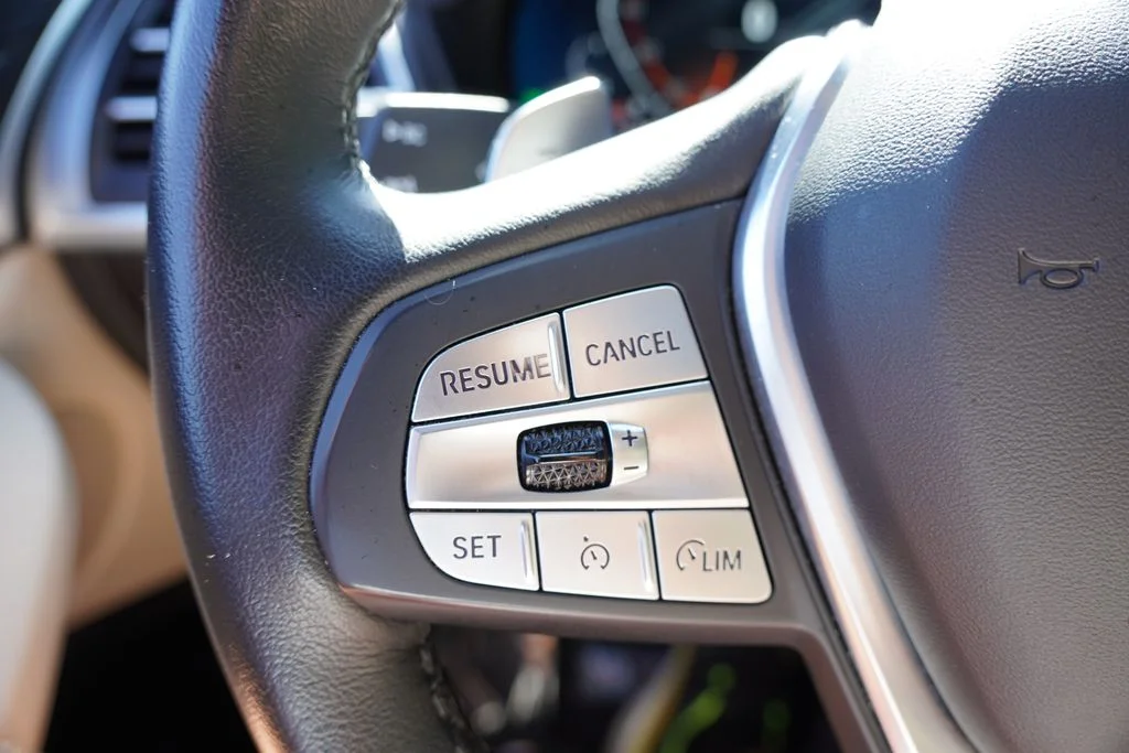 Used 2023 Alpine White BMW xDrive30i image 37