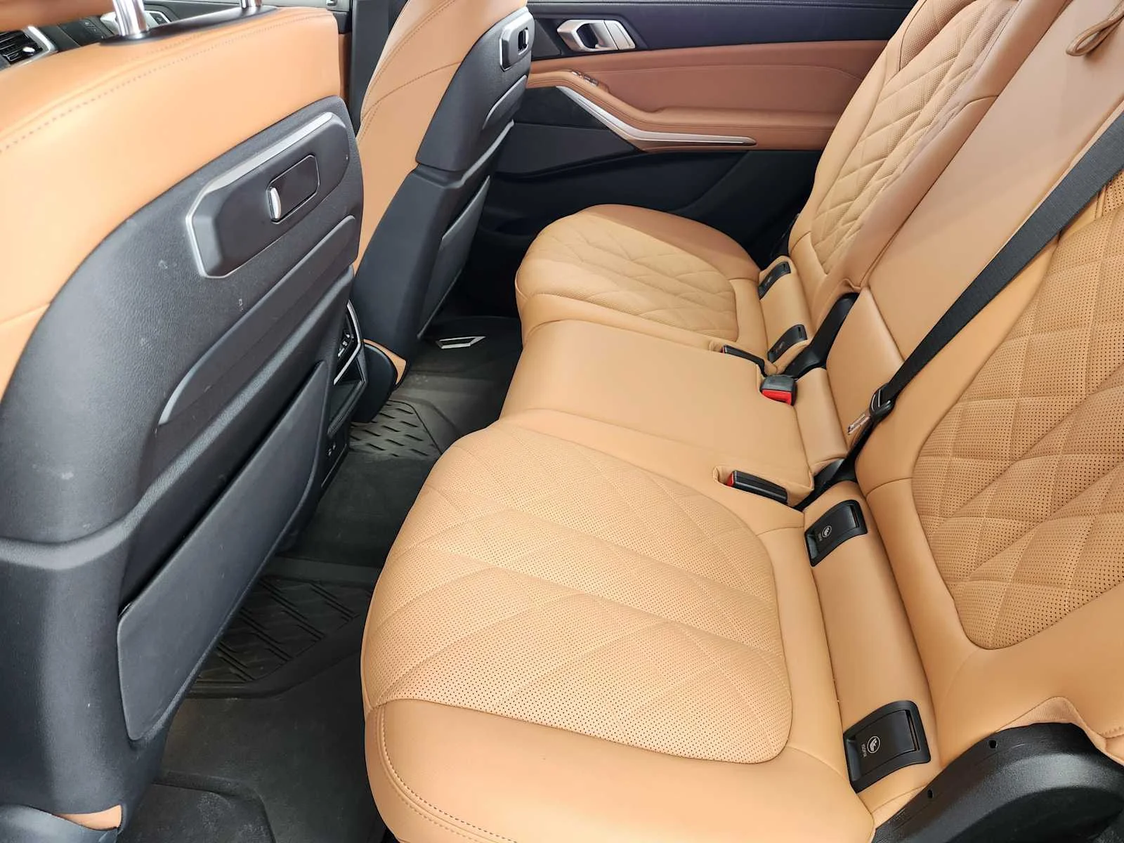 Used 2024 Skyscraper Grey Metallic BMW xDrive40i image 27