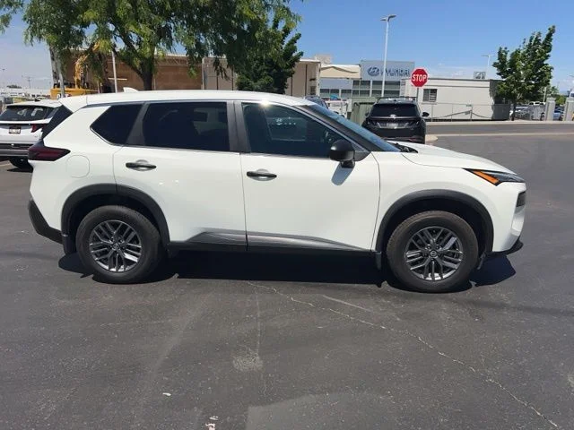 Used 2021 White Nissan S image 6