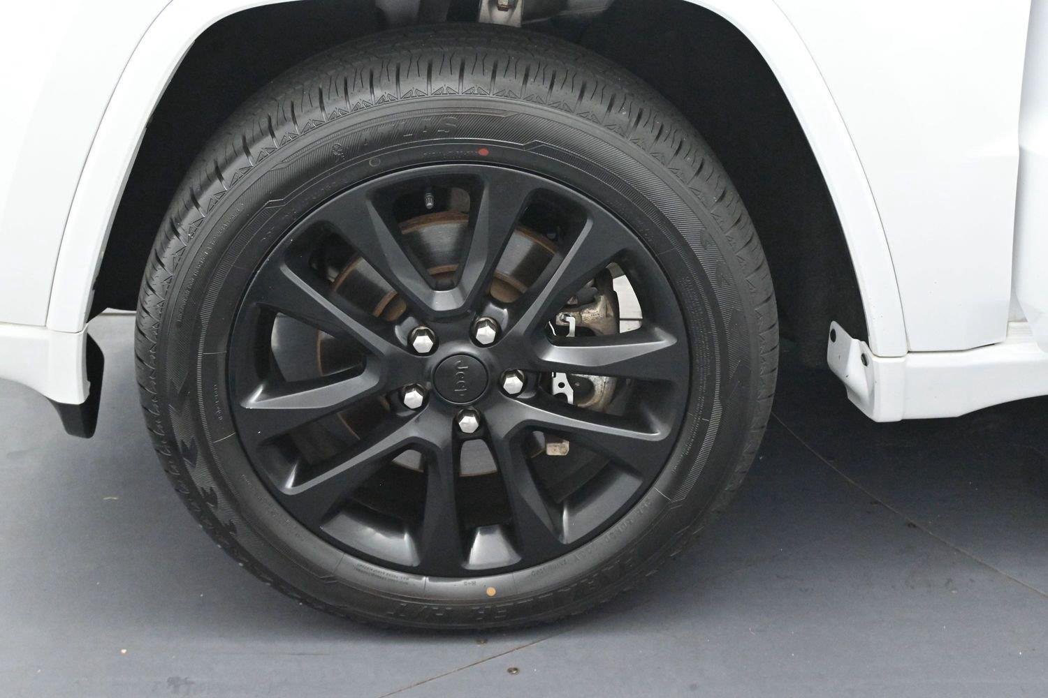 Used 2021 Bright White Clearcoat Jeep Laredo X image 38