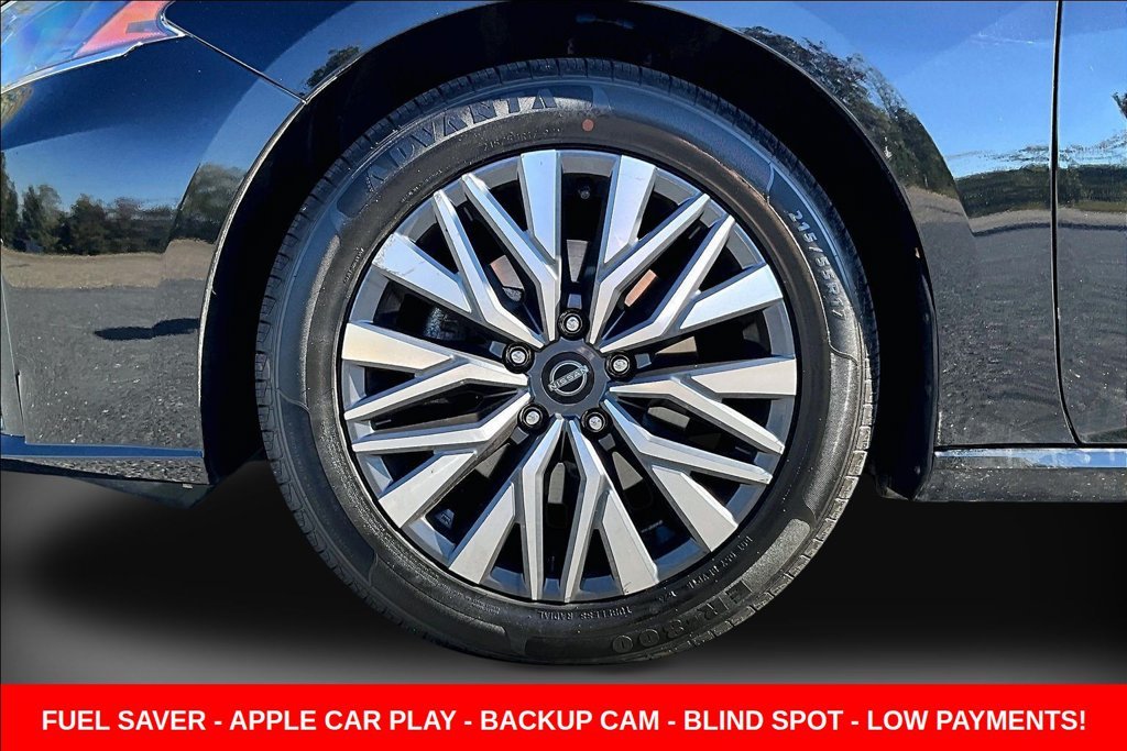 Used 2024 Black Nissan 2.5 SV image 39