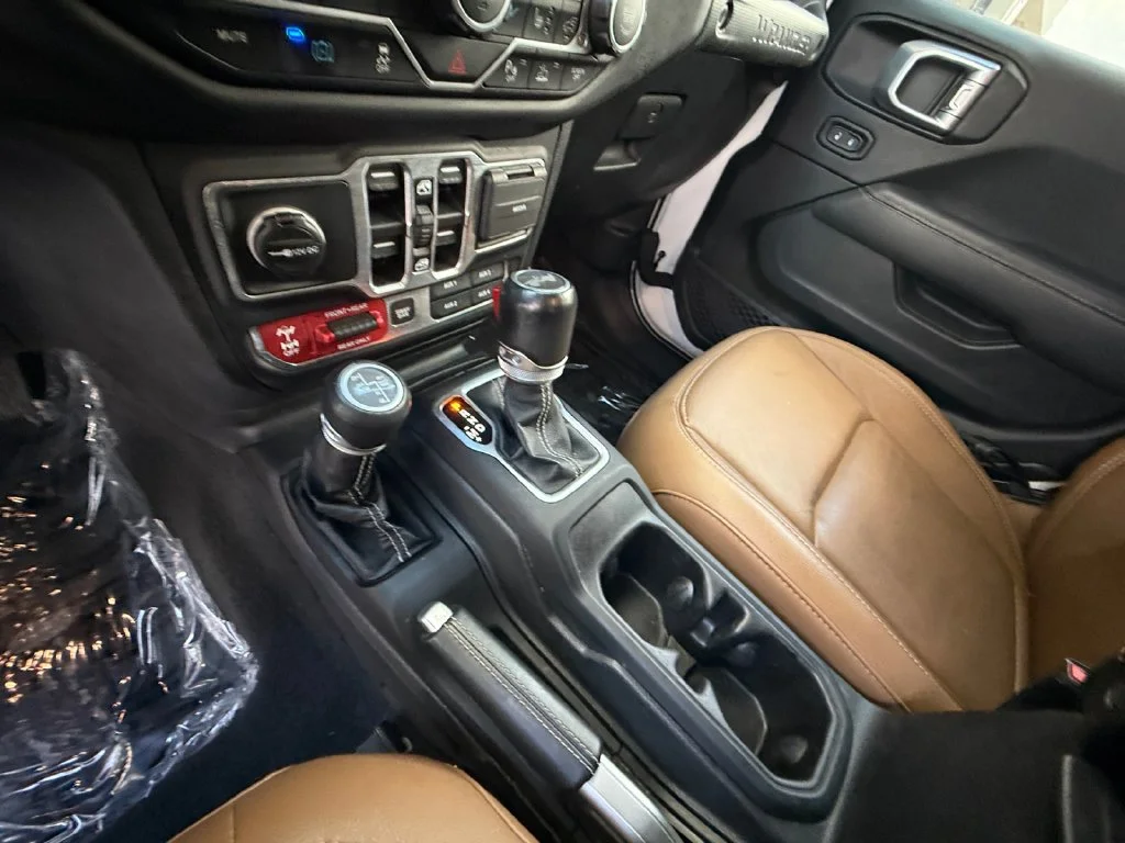 Used 2021 White Jeep Unlimited Rubicon 4xe image 22