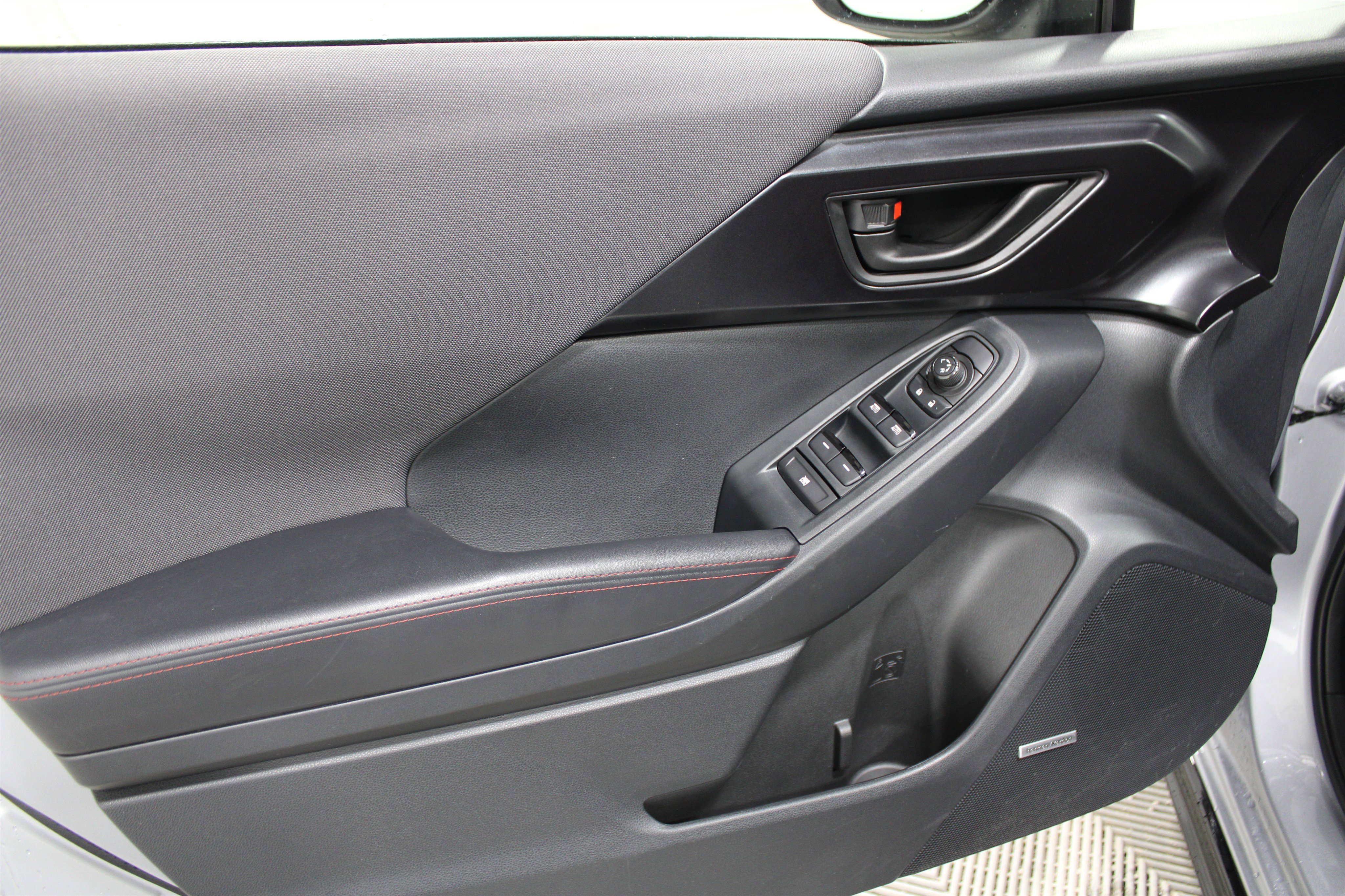 Used 2025 Ice Silver Metallic Subaru RS image 6
