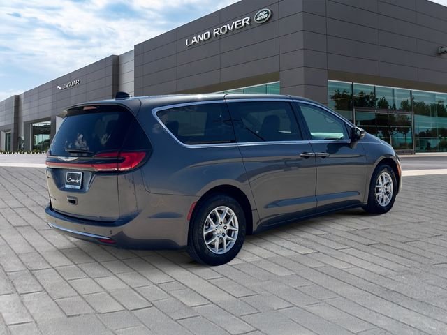 Used 2023 Gray Chrysler Touring L image 5