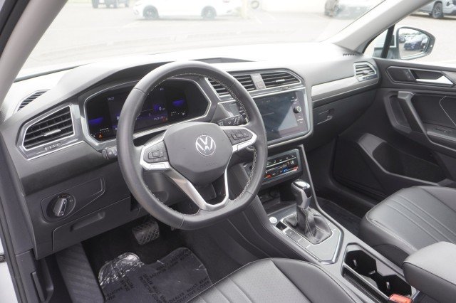 Used 2023 WHITE Volkswagen SE image 19