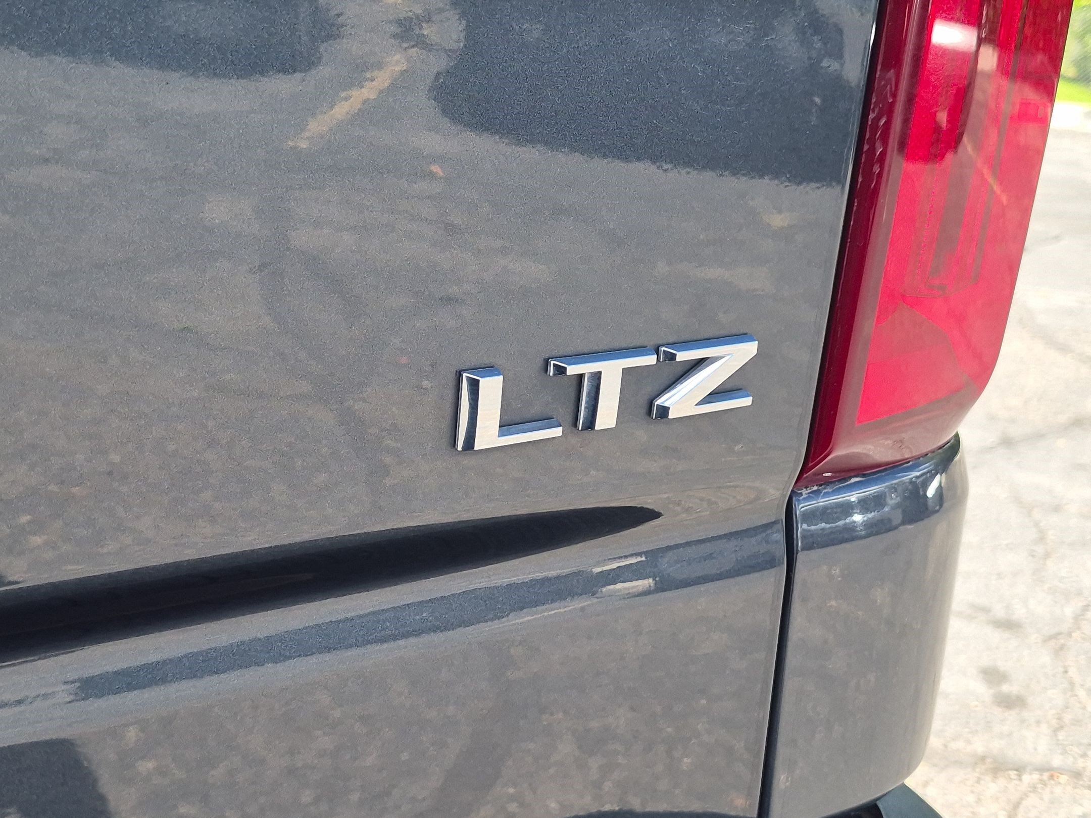 Used 2021 SHADOW GRAY METALLIC Chevrolet LTZ image 26