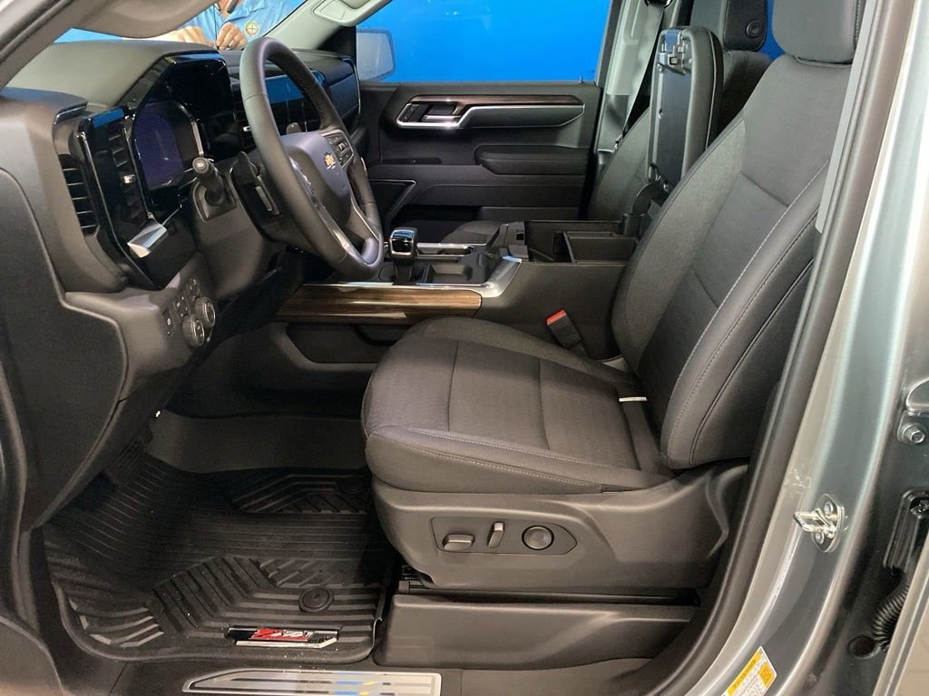 2026 Chevrolet Silverado 1500 LT - Photo 9