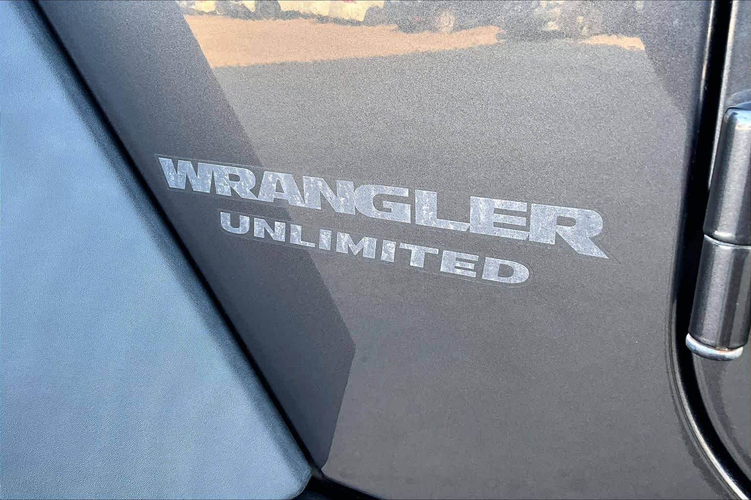 Used 2016 Granite Crystal Metallic Clearcoat Jeep Rubicon image 10