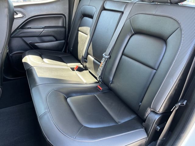 Used 2021 SUMMIT WHITE GMC 4WD AT4 w/Leather image 25