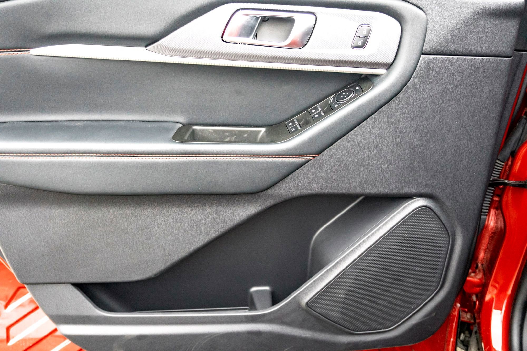 New 2025 Rapid Red Metallic Tinted Clearcoat Ford ST-Line image 7