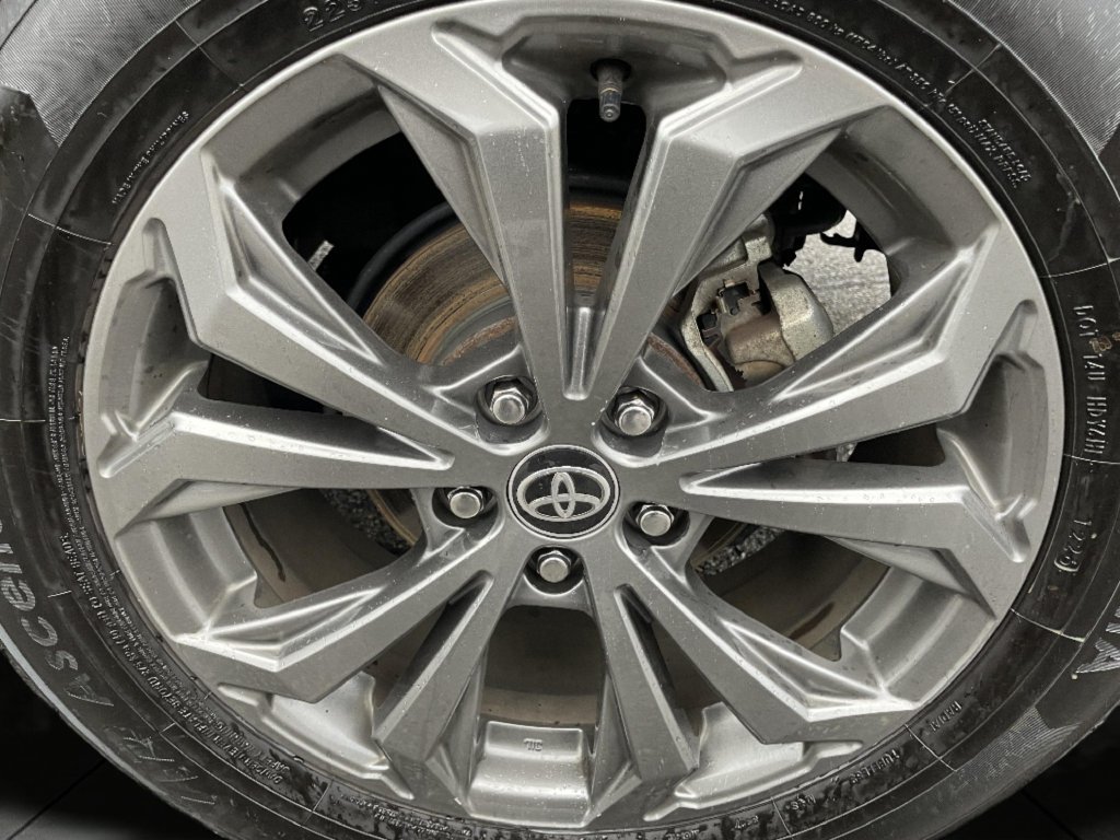 Certified Used 2024 Pearl Toyota XLE Premium image 26