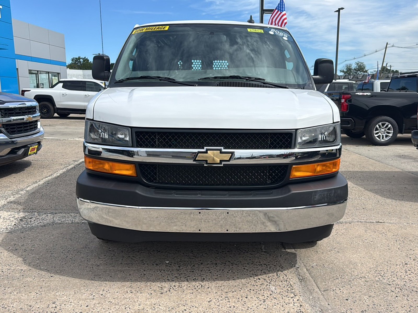 2025 Chevrolet Express Cargo Work Van - Photo 3